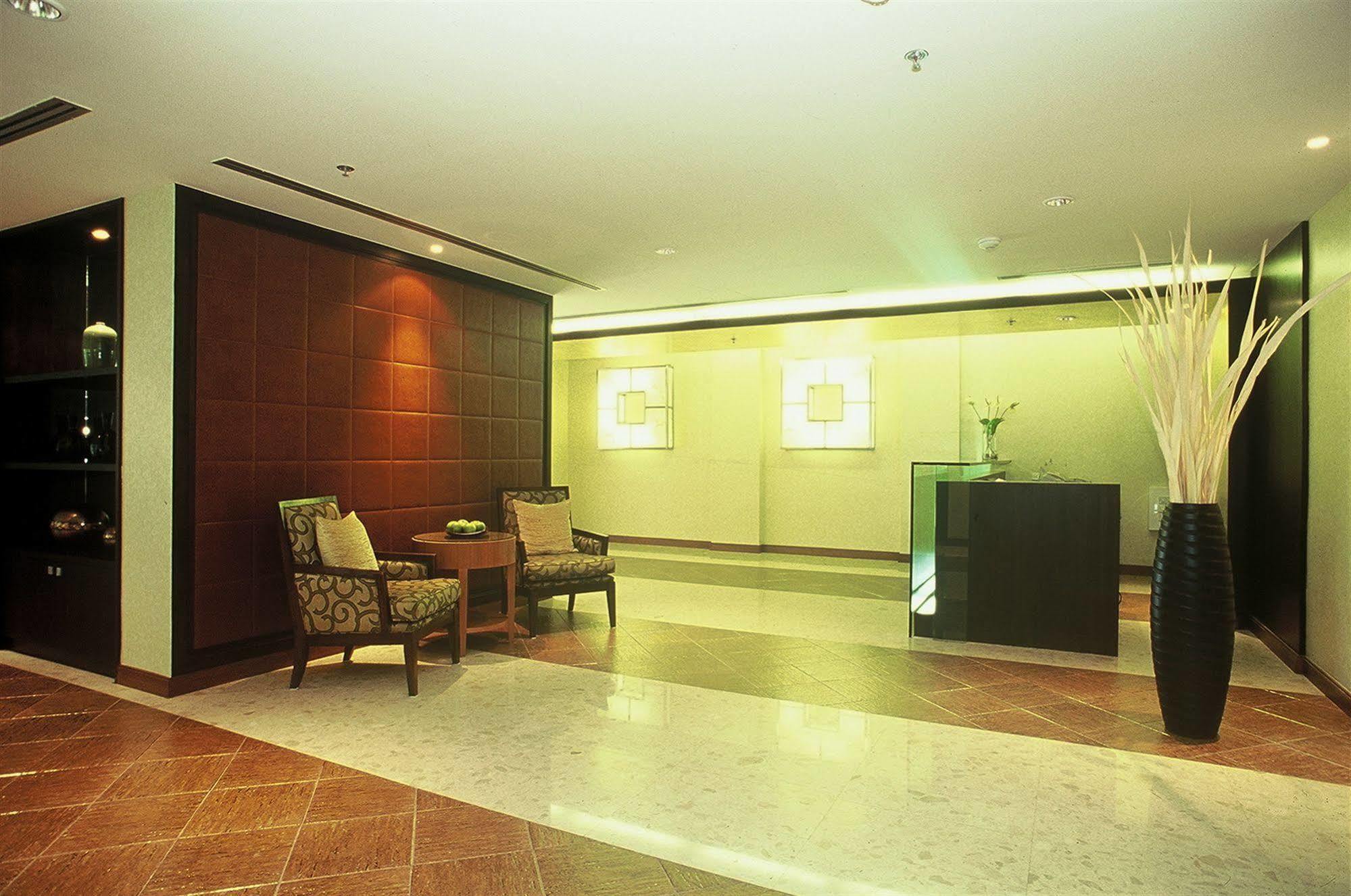 Gardengrove Suites 방콕 외부 사진