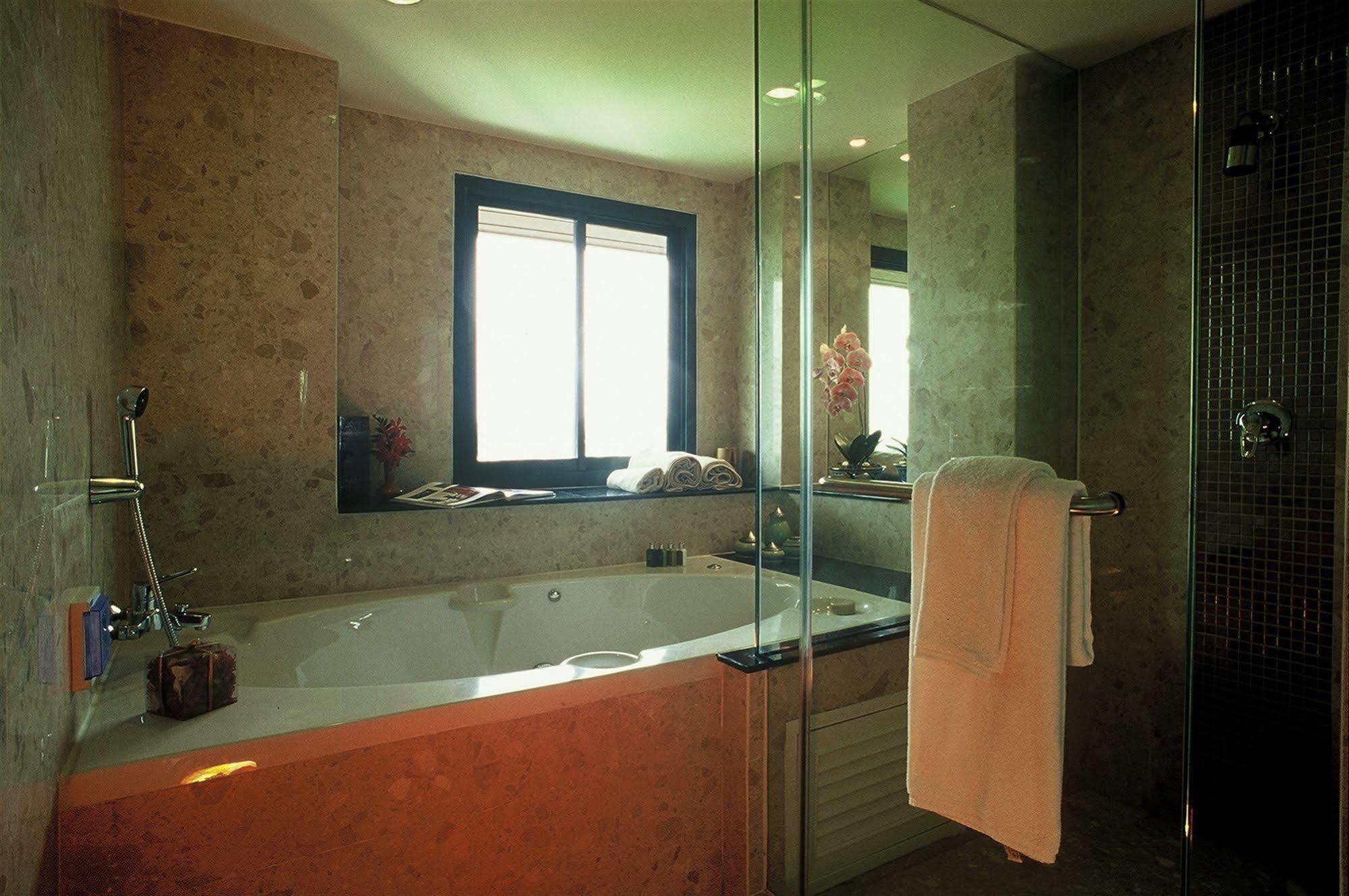 Gardengrove Suites 방콕 외부 사진