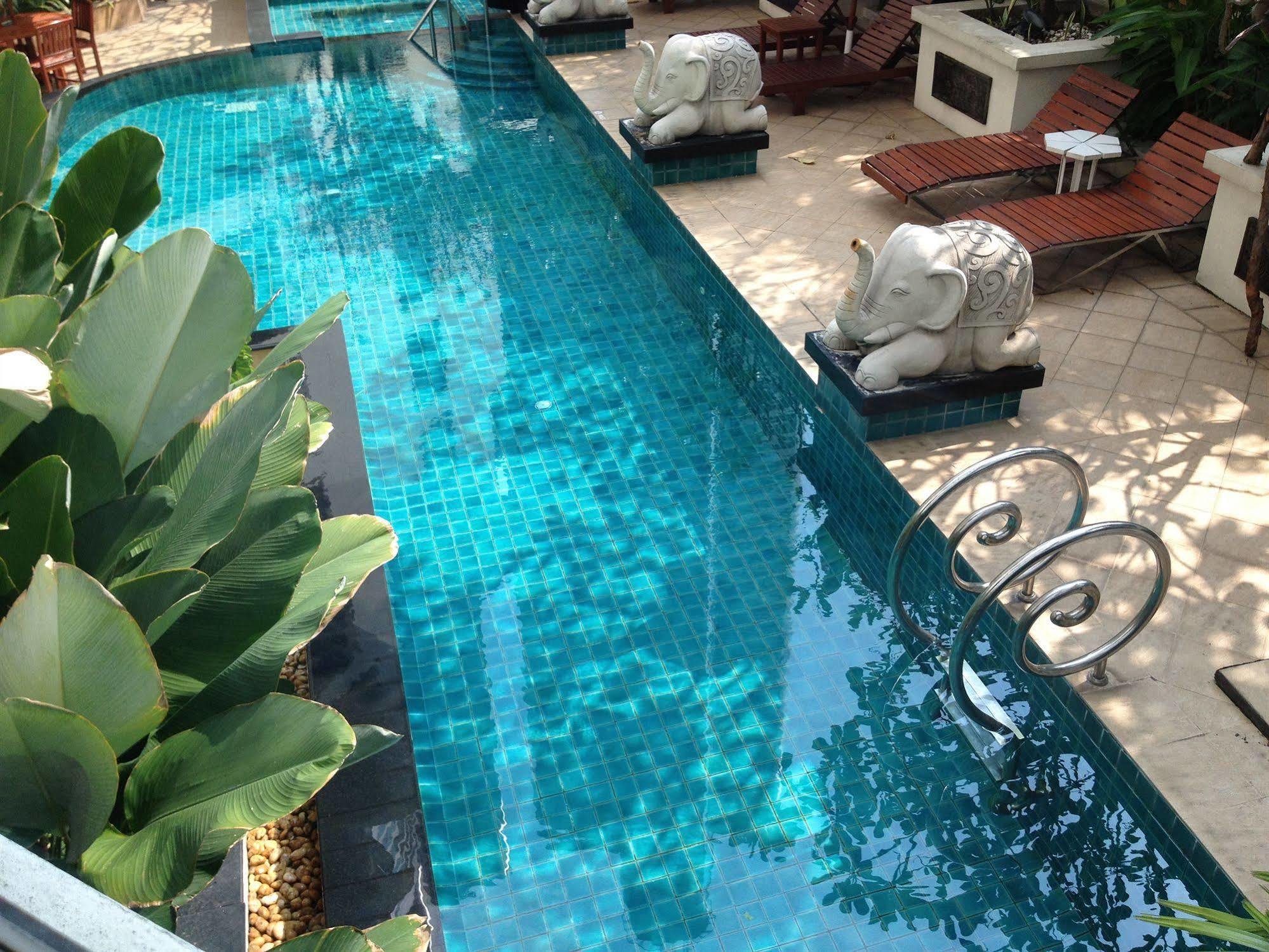 Gardengrove Suites 방콕 외부 사진