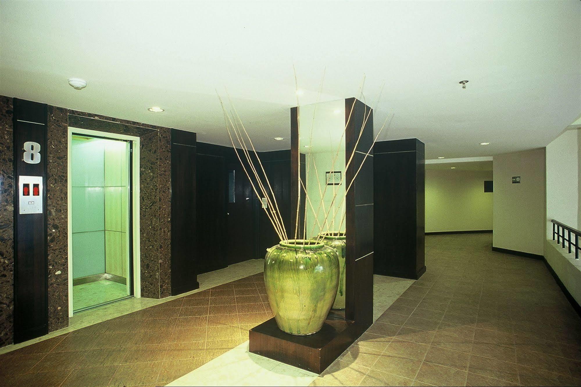 Gardengrove Suites 방콕 외부 사진